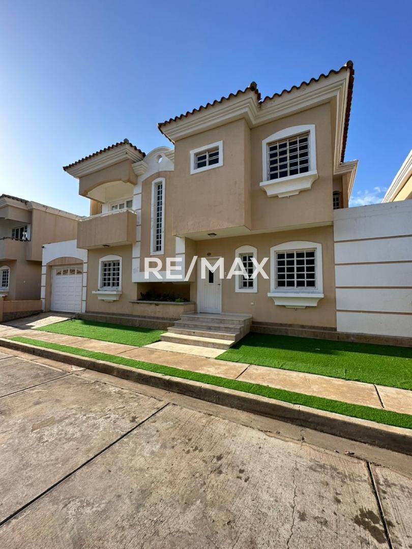 # - Casa para Venta en Maracaibo - V