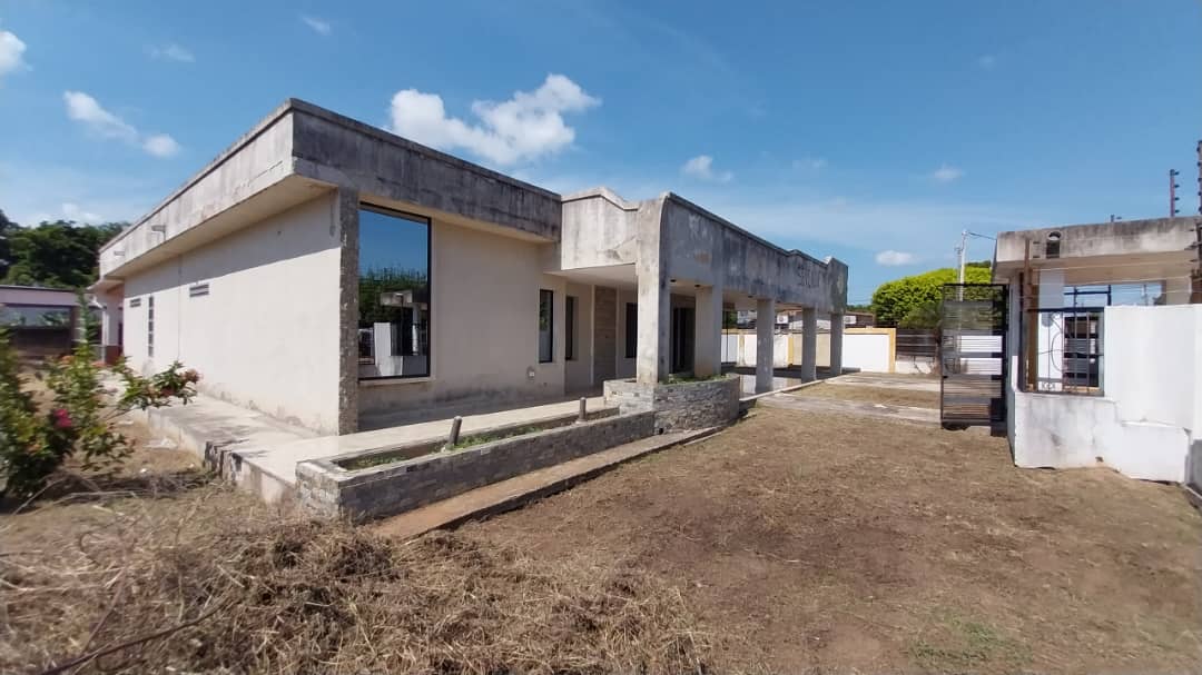 #1827 - Casa para Venta en Machiques - V