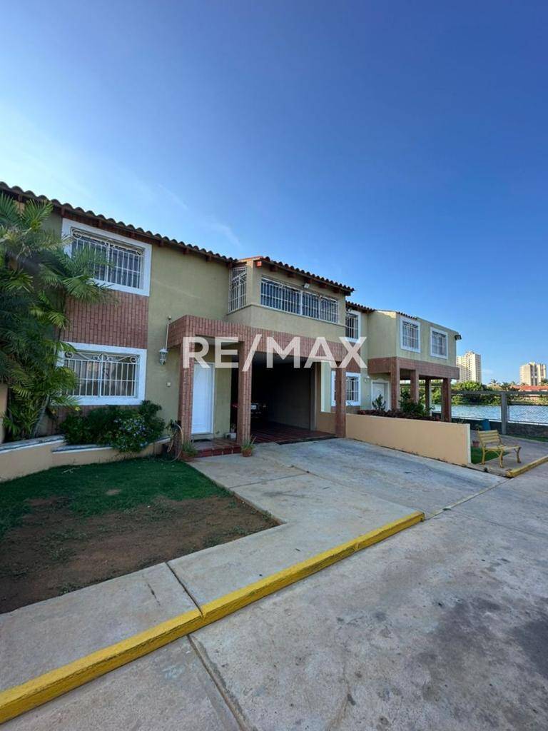 #2039 - Townhouse para Venta en Maracaibo - V