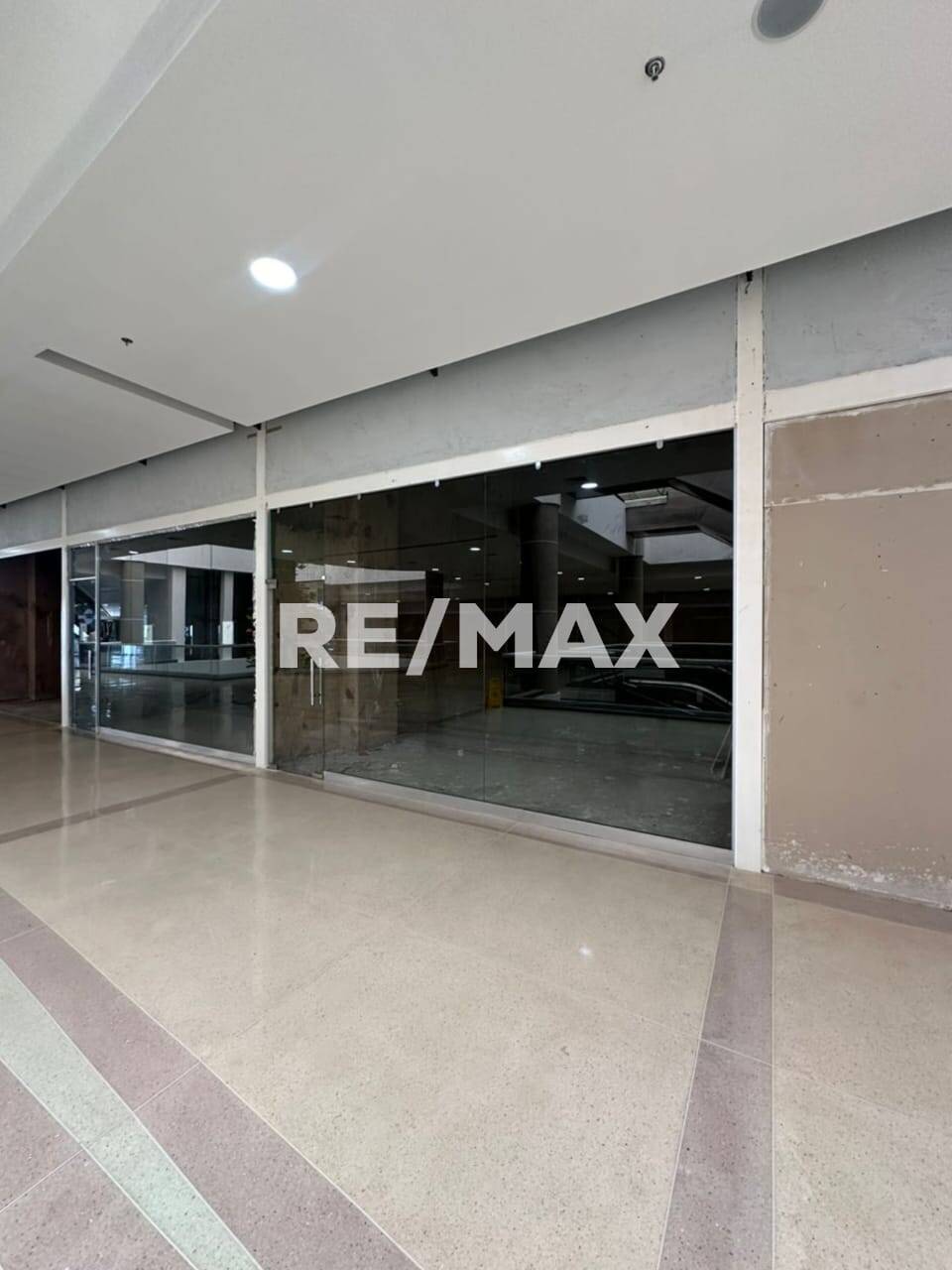 #2851 - Local Comercial para Alquiler en San Francisco - V