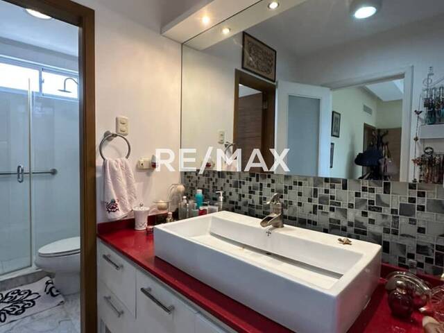 #457 - Apartamento para Venta en Maracaibo - V
