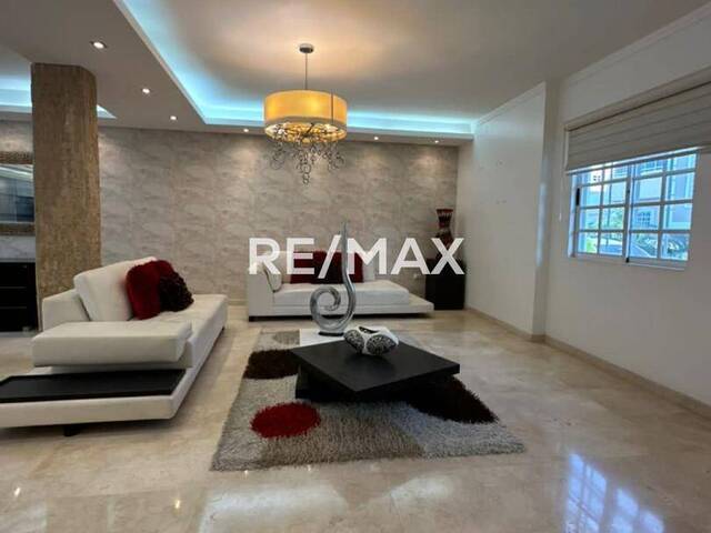 # - Casa para Venta en Maracaibo - V