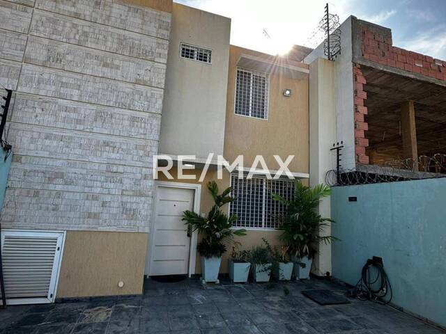 #724 - Casa para Venta en Maracaibo - V