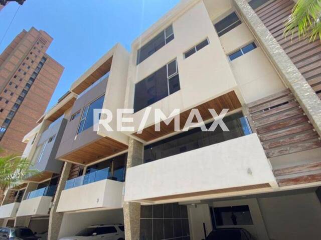 #737 - Townhouse para Venta en Maracaibo - V