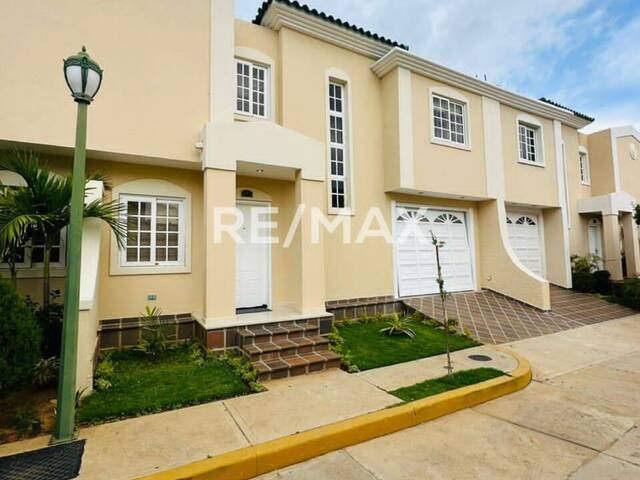 Townhouse para Venta en Maracaibo - 2