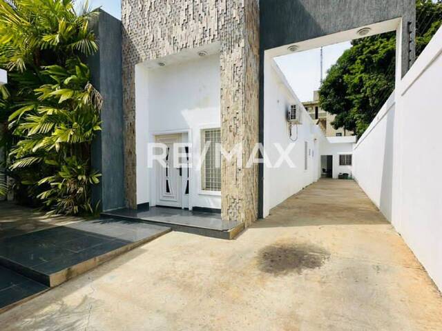 #1142 - Casa para Alquiler en Maracaibo - V