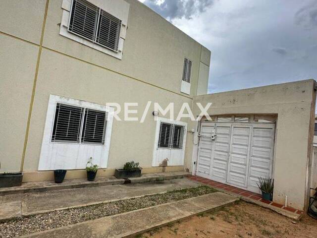 #1708 - Casa para Venta en Maracaibo - V