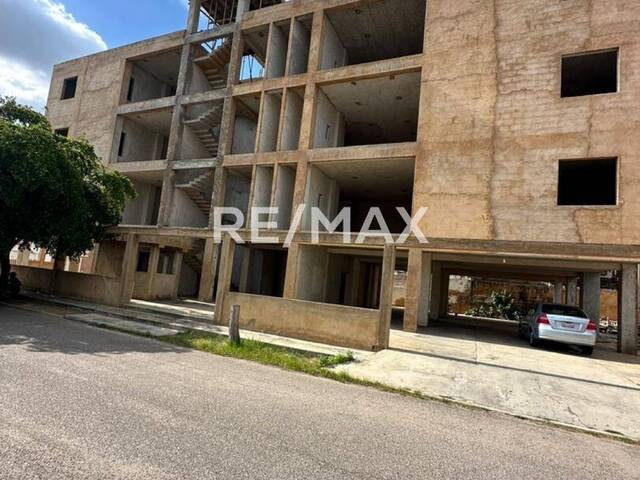 #1718 - Edificio comercial para Venta en Maracaibo - V