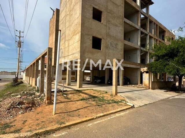 #1718 - Edificio comercial para Venta en Maracaibo - V