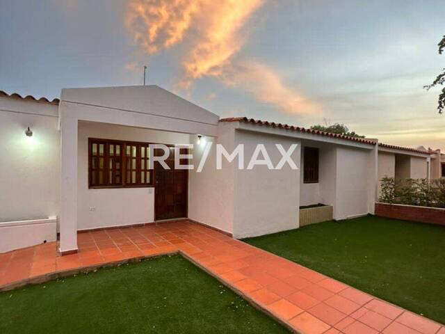 #1784 - Casa para Alquiler en Maracaibo - V