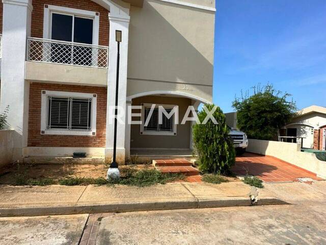 Townhouse para Venta en Maracaibo - 2