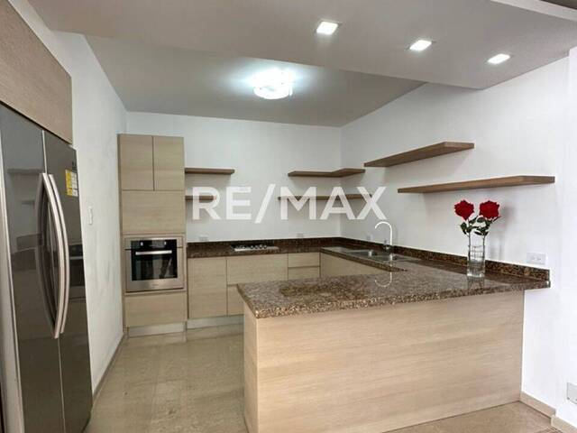 #1942 - Townhouse para Venta en Maracaibo - V