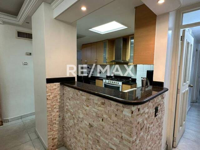 #2020 - Apartamento para Venta en Maracaibo - V