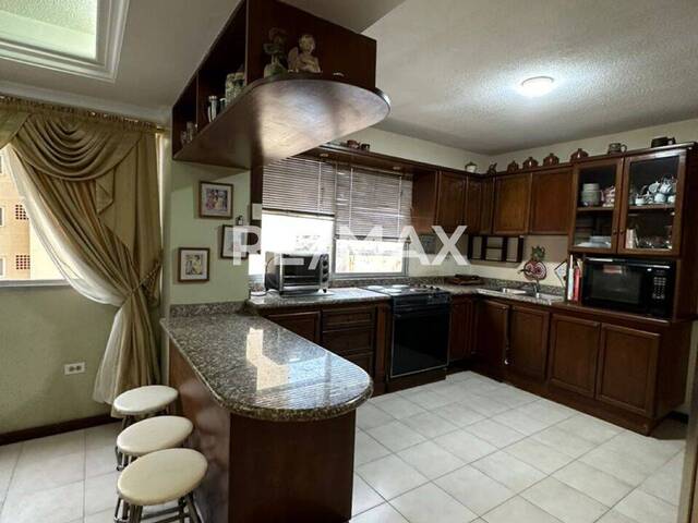 #2024 - Apartamento para Alquiler en Maracaibo - V