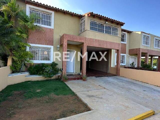 Townhouse para Venta en Maracaibo - 2