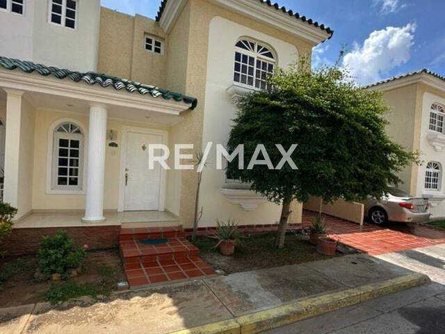 Townhouse para Venta en Maracaibo - 2