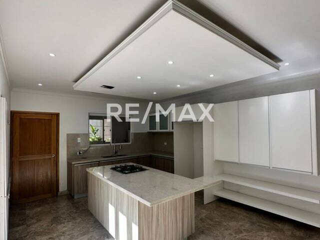 #2326 - Casa para Venta en Maracaibo - V