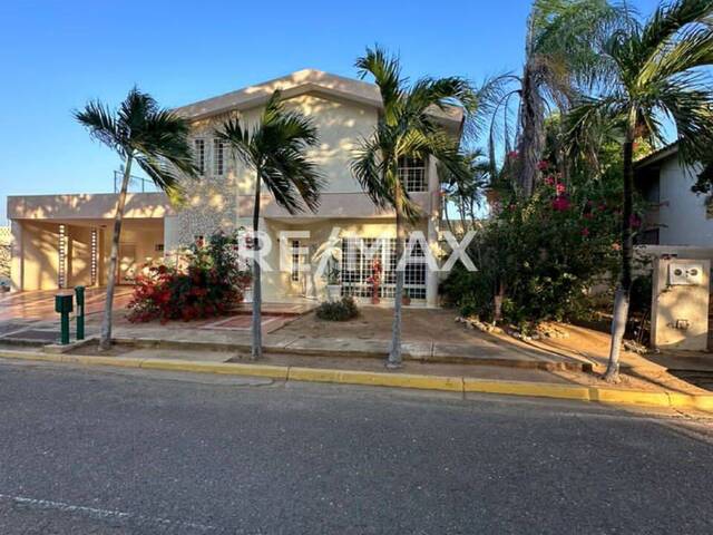 #2398 - Casa para Venta en Maracaibo - V