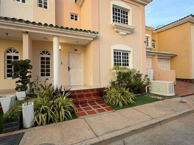 Venta en Lago Country Suites & Villas - Maracaibo